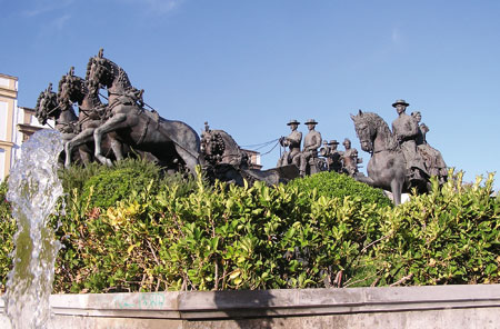 Статуя Картезианских лошадей, фото